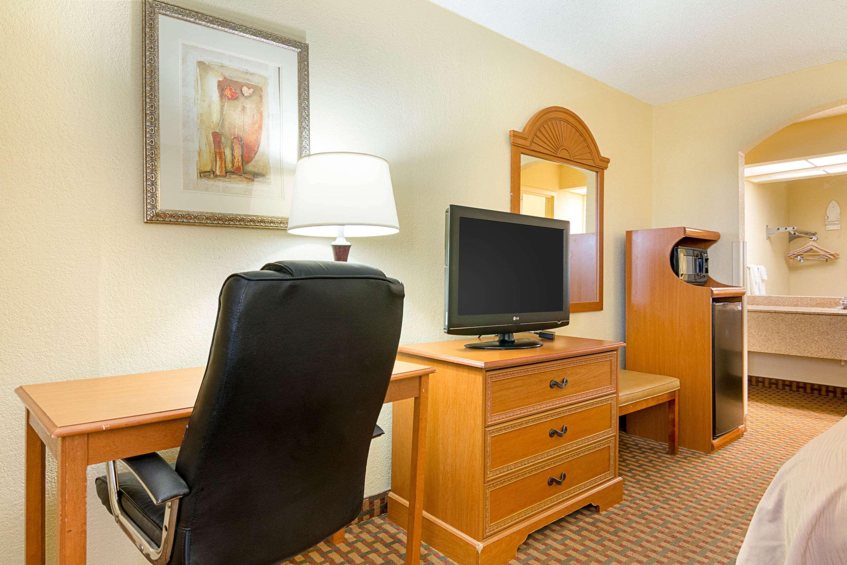 Quality Near Casinos And Convention Center Locanda 2*